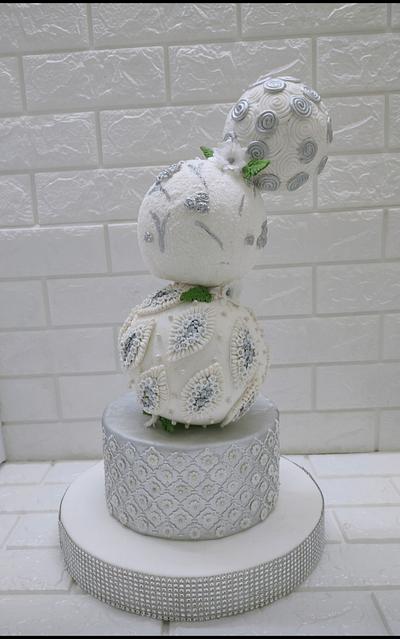 White winter - Cake by Creative Confectionery(Trupti P)