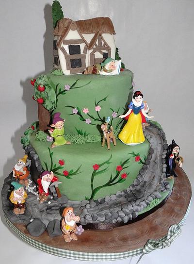 Snow White Cake - Cake by Sarah Peckett
