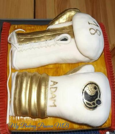 Boxing gloves  - Cake by Marzena Beczkowska 