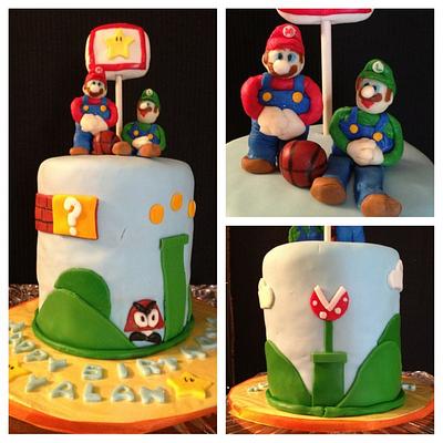 Mario vs. Luigi - Cake by SweetOblivions