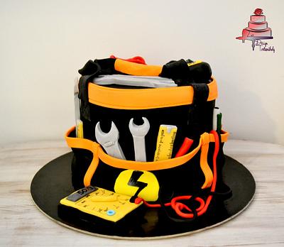 Electrician bag cake - Cake by Krisztina Szalaba