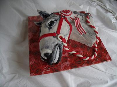 horse - Cake by Makina