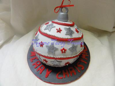 Christmas bauble cake - Cake by Tegan Bennetts