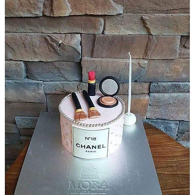 Cosmetics Cake - Cake by Mora Cakes&More