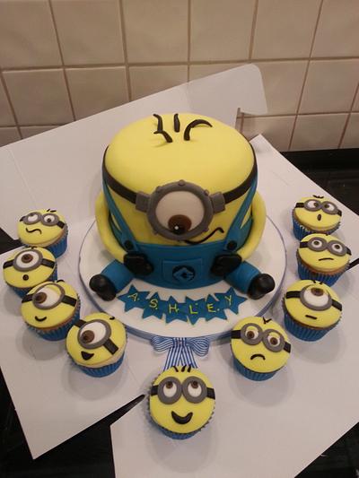 Minions! - Cake by Lauren Smith