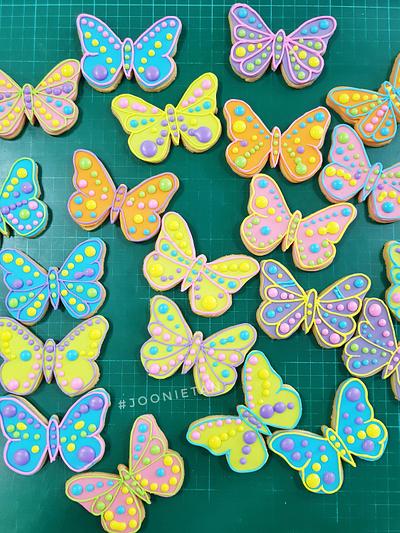Butterflies cookies - Cake by Joonie Tan