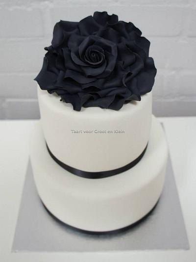 Big Black rosé  - Cake by Taart voor Groot en Klein