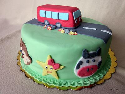 Wheels on the bus - Cake by Yasena's sweets and cakes