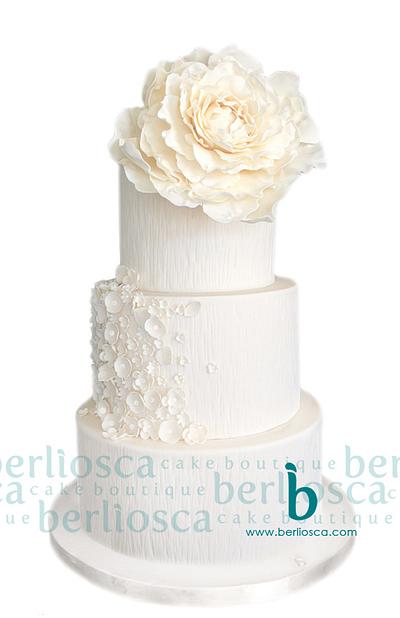 Large peony wedding cake - Cake by Berliosca Cake Boutique