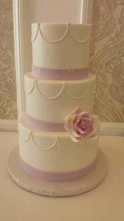 White and Lilac Garden Rose - Cake by Ester Siswadi