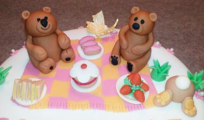 teddy bears picnic - Cake by helenscakeshop