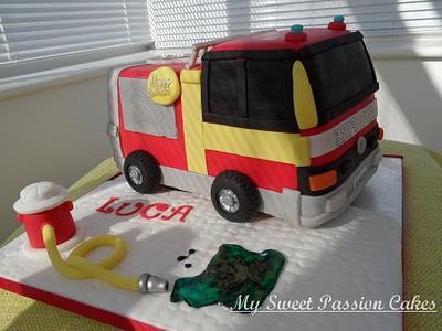 Fire Engine - Cake by Beata Khoo