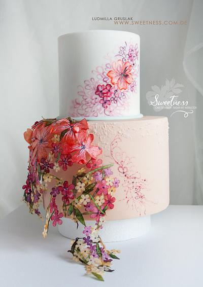 Free floating wafer Paper border Cake - Cake by Ludmilla Gruslak
