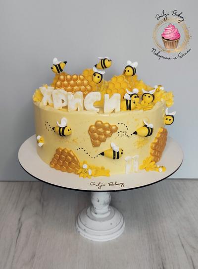 Bee cake - Cake by Emily's Bakery