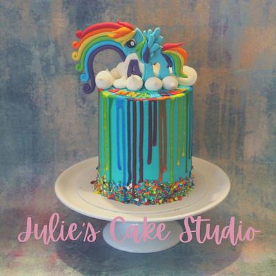 Rainbow dash - Cake by Julie Donald