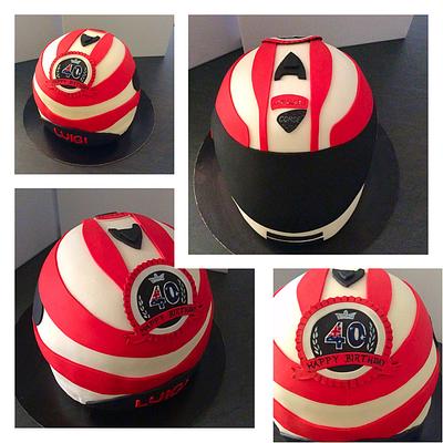Helmet cake - Cake by Dolce Follia-cake design (Suzy)