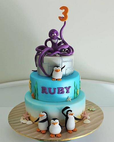 Penguins of Madagascar cake - Cake by Rjselwonk