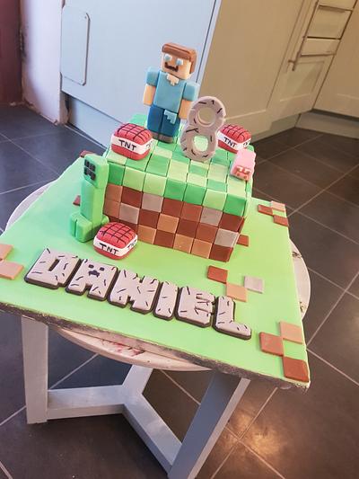 Minecraft cake  - Cake by Mrslaycock