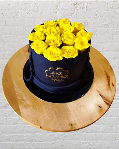 Yellow roses  - Cake by Sofia Frantzeskaki