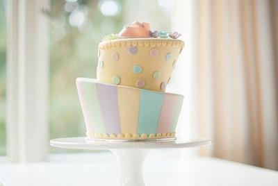 Baby´s Pastel Stripes Cake - Cake by Ligia De Santis