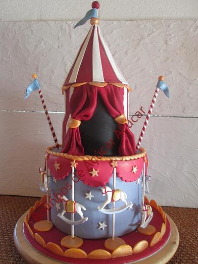 Circus / merry-go-round cake - Cake by Paula Gomes 
