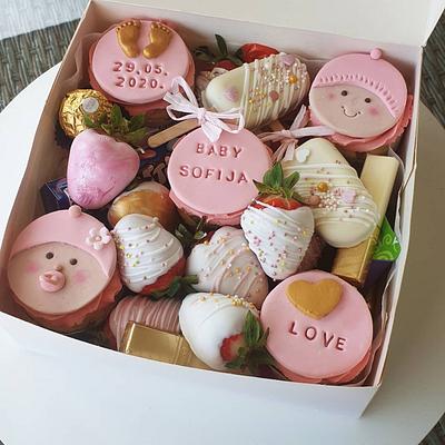 Baby born gift box - Cake by Prodiceva