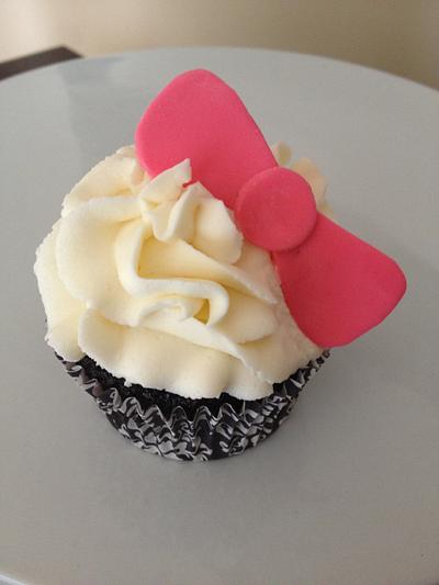 Bow Cupcake - Cake by CustomCakebySam