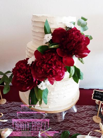 Creamy wedding cake with peonies - Cake by Lenka Budinova - Dorty Karez