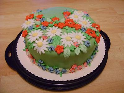 cake with fondant flowers - Cake by binesa