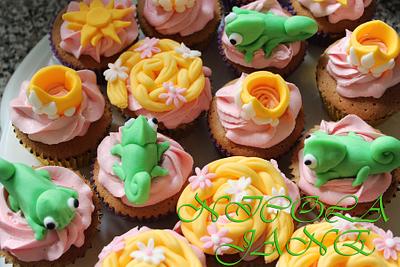 repunzel cupcakes - Cake by nicola thompson