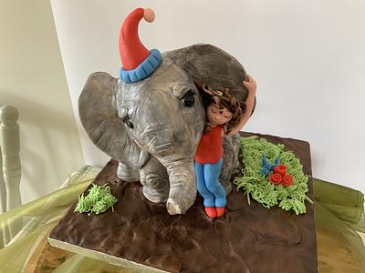 Elephant and girl - Cake by milkmade