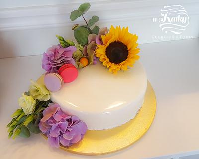 Jarná tortička s živými kvetmi - Cake by Katka