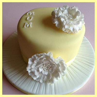 Lemon and white ruffle flowers - Cake by Carolyn