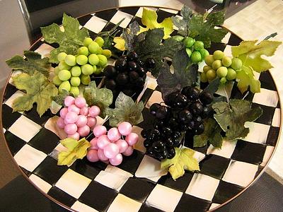 Gumpaste Grape Clusters - Cake by Cakeicer (Shirley)