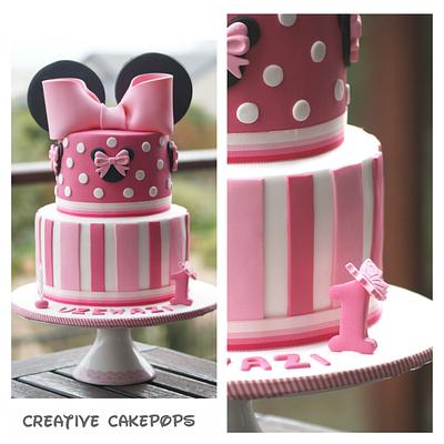 Minnie Mouse cake, cake pops, cupcakes and iced biscuits - Cake by Creative Cakepops