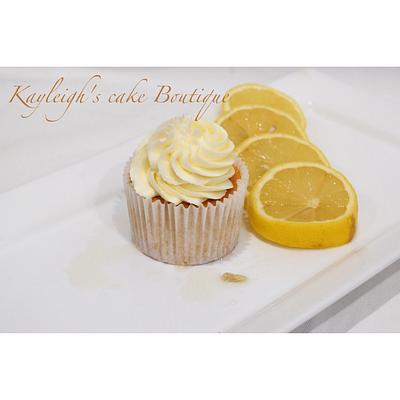 Lemon - Cake by Kayleigh's cake boutique 