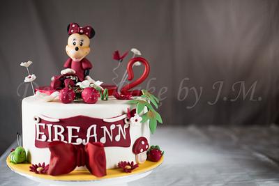 Minnie Mouse Cake - Cake by DeckaCakebyJM