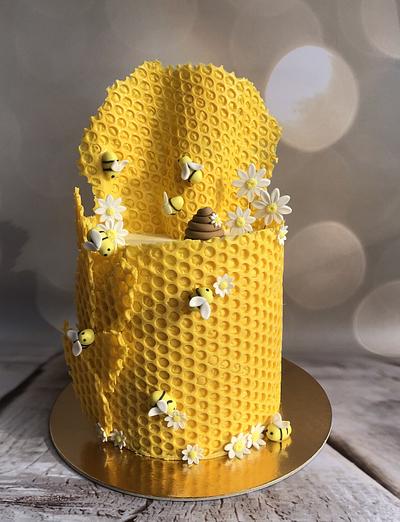 Bee cake - Cake by Renatiny dorty