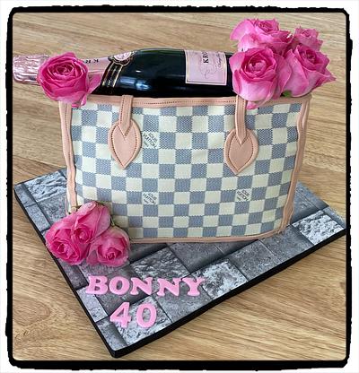 LV hand bag  - Cake by Rhona