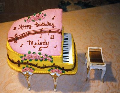 Birthday Piano - Cake by Julia 