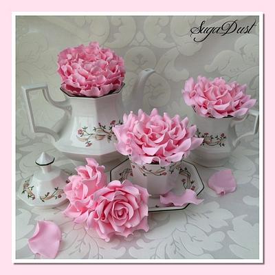 Pretty Pink Roses - Cake by Mary @ SugaDust