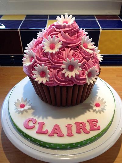 Pink Daisy Giant Cupcake - Cake by Sajocakes