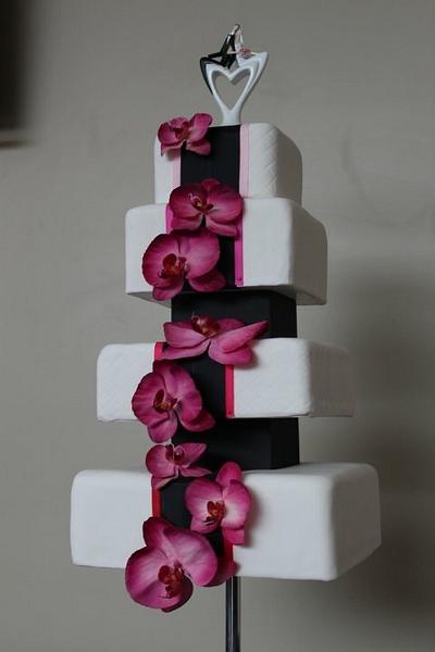 Orchid Cake - Cake by Sùcré Designer Cakes
