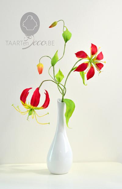 Gloriosa or Flame Lily - Cake by Taart en Deco