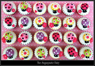Ladybugs - Cake by The Sugarpaste Fairy