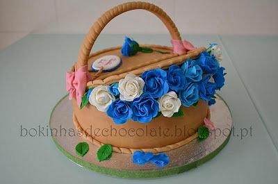 Blue Roses - Cake by Silvia Cruz
