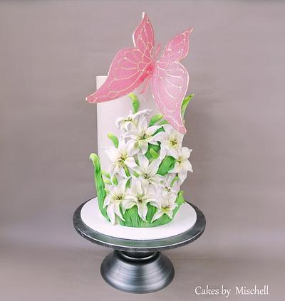 Flower cake with butterfly - Cake by Mischell