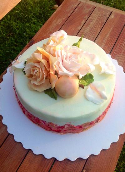 Cake whith roses - Cake by DinaDiana