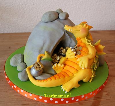 Sleeping dragon - Cake by Taartmama