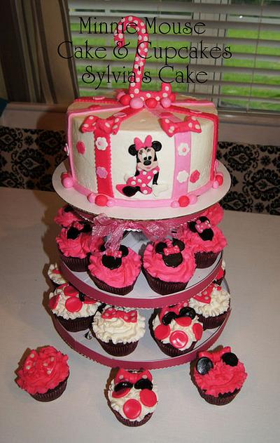Minnie Mouse cake and cupcakes - Cake by Sylvia Cake